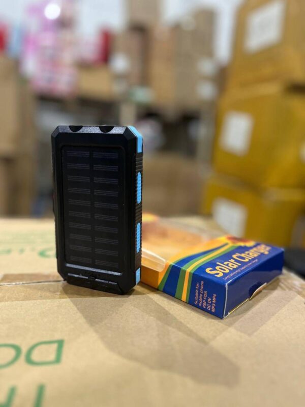 POWER BANK D003 на 30000mAh и 2 USB с солнечной панелью