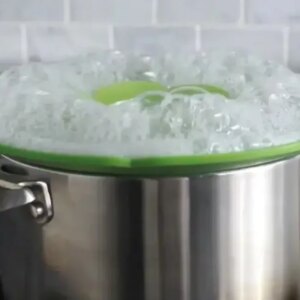Крышка-невыкипайка силиконовая Spill Stopper LID