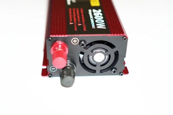 Преобразователь напряжения инвертор Eryuan 2600W LCD DC/AC 12V-220V с чистой синусоидой и вольтметром